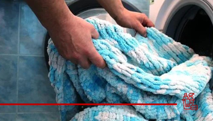 نحوه شستن پتو در ماشین لباسشویی برای خانه تکانی