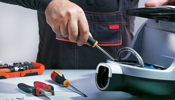 فقط از تعمیرگاه مجاز تعمیر و سرویس جاروبرقی خود راهنمایی بگیرید