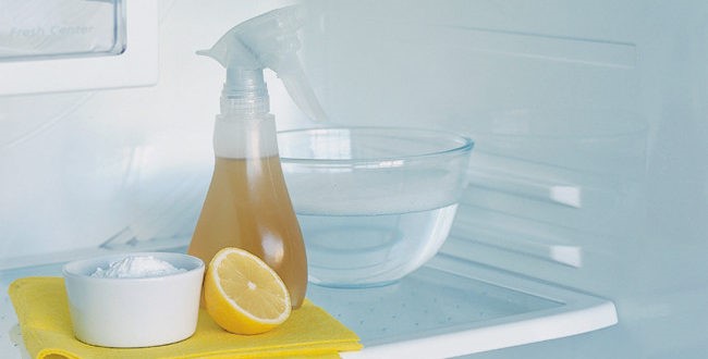رفع بوی بد یخچال با استفاده از لیمو 