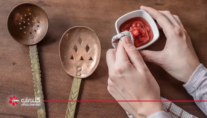 استفاده از سس گوجه&zwnj;فرنگی برای تمیز کردن ظروف مسی